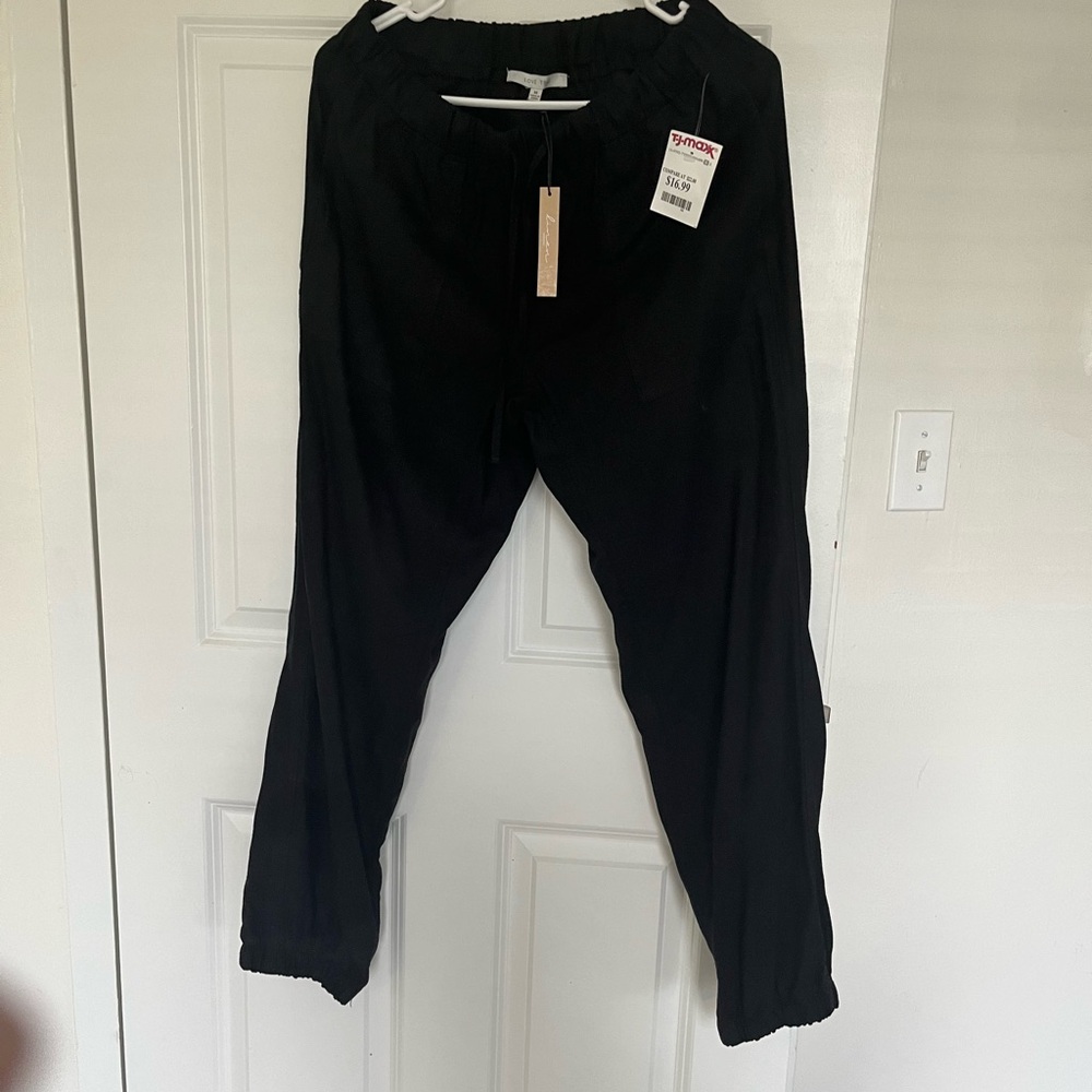 Medium women’s black pants